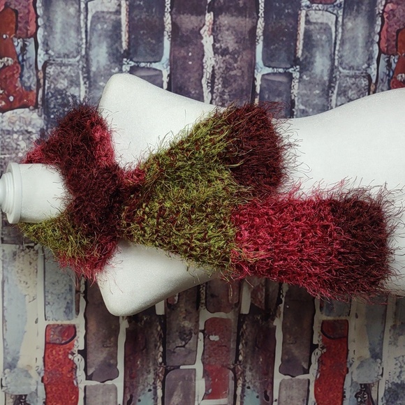 Artisan Crafted Eyelash Fringe Scarf - Picture 2 of 3